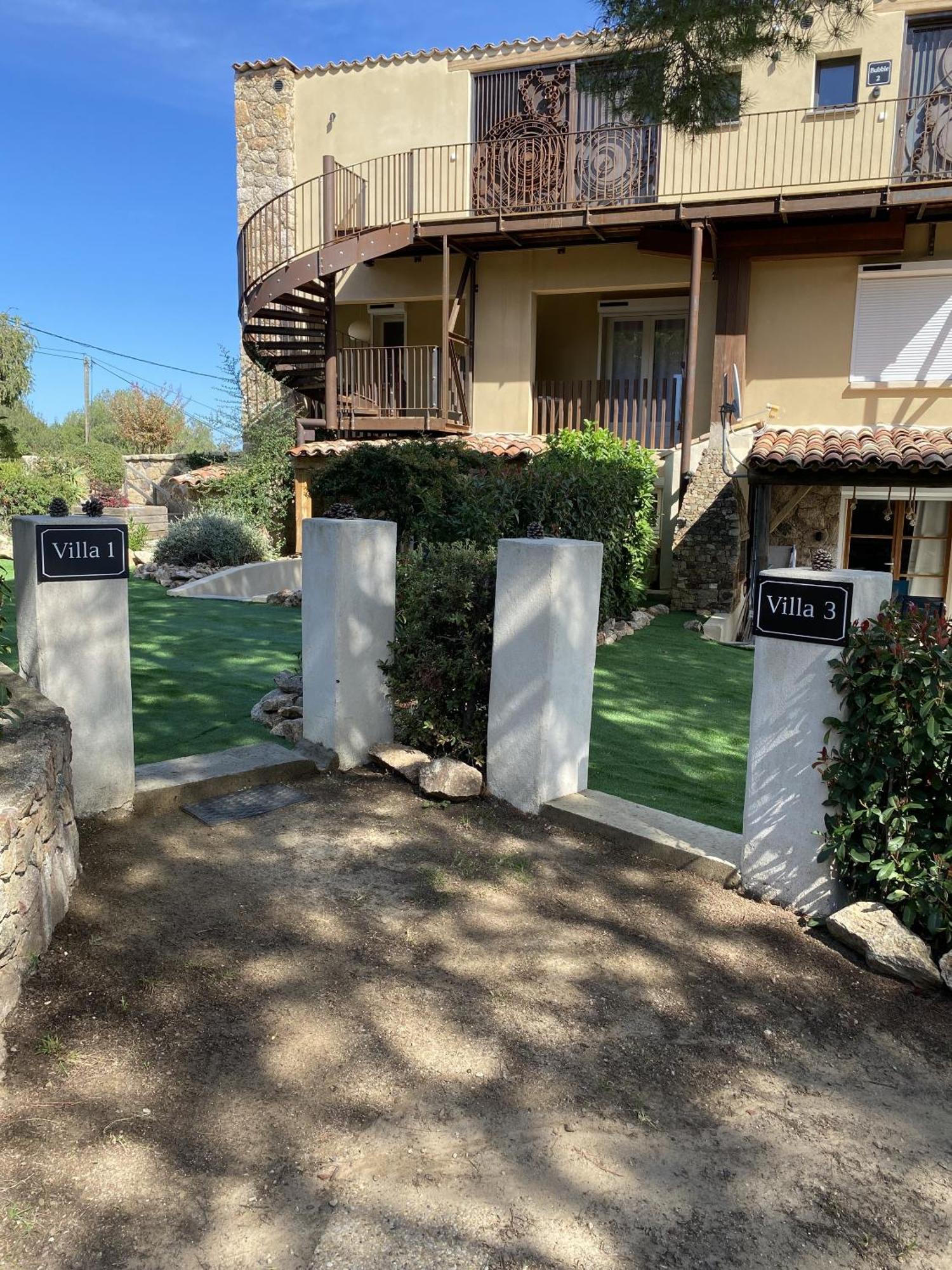 Villa La *